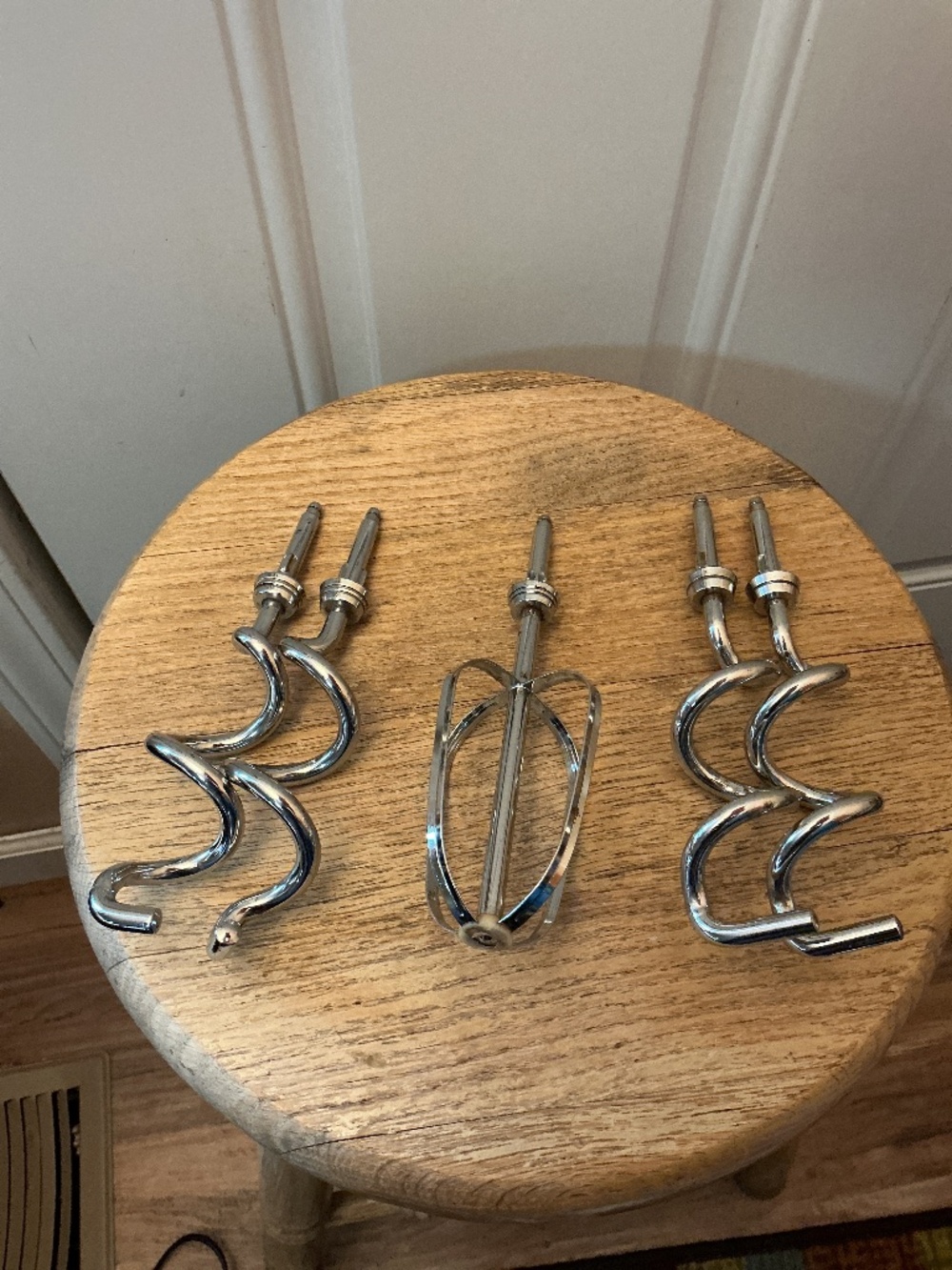 5 piece Oster Regency Kitchen Replacement Beater Center and Dough Hooks